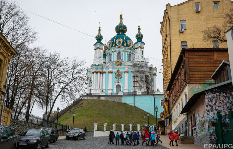 Андреевская церковь является действующим храмом УАПЦ