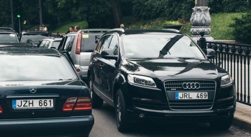 У власників авто на іноземній реєстрації чимало суперечок з митними органами щодо різних статей Митного кодексу (Фото: Фото: kiev.informator.ua)