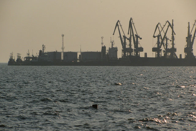 Глибина Азовського моря в окремих місцях сягає 13 м, що потребує використання кораблів з малою усадкою (Фото: chitalko1 / flickr)