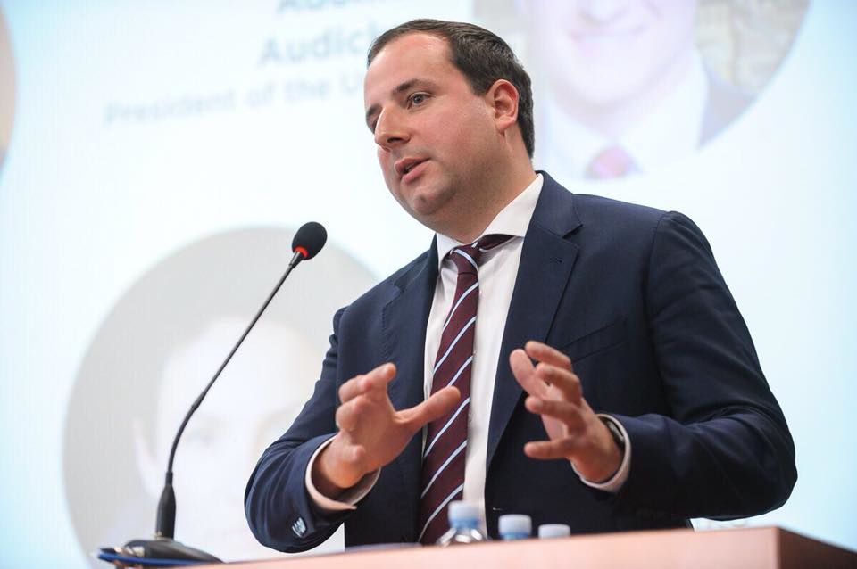 Олександр Саєнко в уряді прем'єр-міністра Володимира Гройсмана відповідає за реалізацію пріоритетних реформ  (Фото: Oleksandr Saenko / facebook)