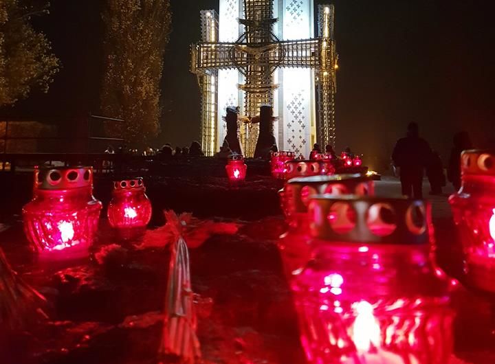  В Україні шанують пам'ять жертв Голодомору  (Фото:  Фото: Віталій Ванца via Facebook )