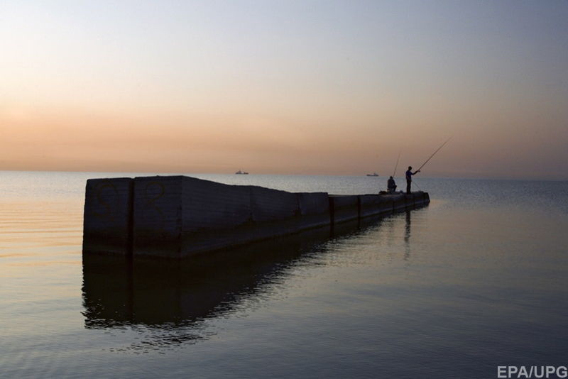  Скорее всего, украинские моряки оружие не применяли, заявил командующий ВМС 