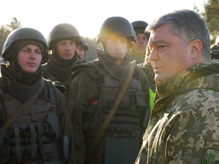  Петр Порошенко посетил учебный центр Сухопутных войск ВСУ  (Фото:  Фото: пресс-служба президента Украины)