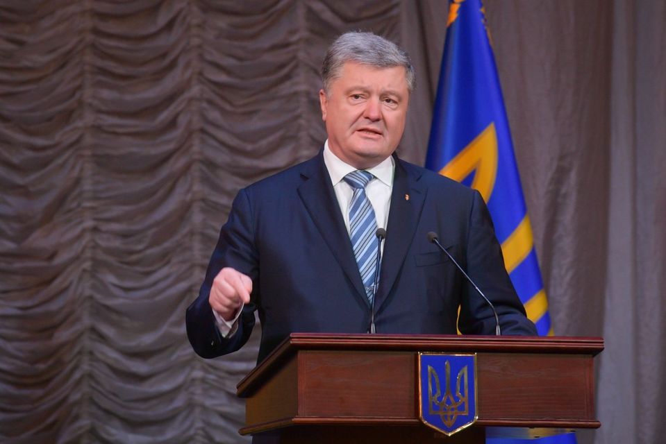  Порошенко рассказал, что на Варфоломея давит  РФ  (Фото:  Автор: АП)