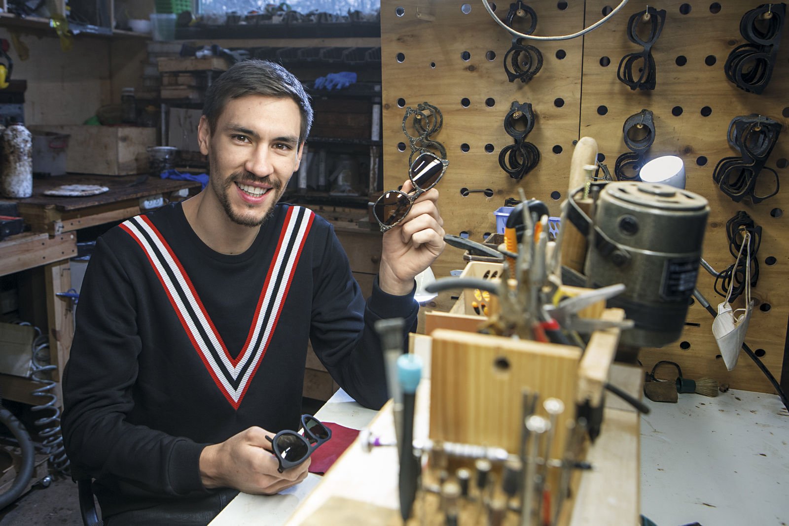 З миру — по долару  - фото