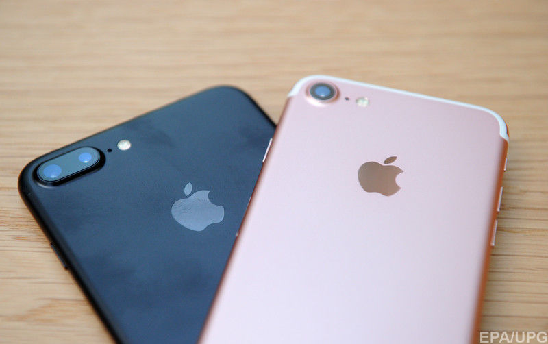 iPhone получит новый тип дисплея
