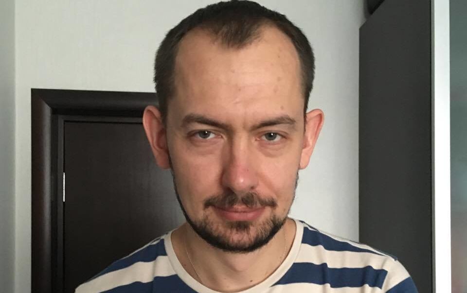 Журналіст українського інформагентства живе в Москві і регулярно ставить Путіну провокаційні запитання на прес-конференціях (Фото: Роман Цимбалюк via facebook)