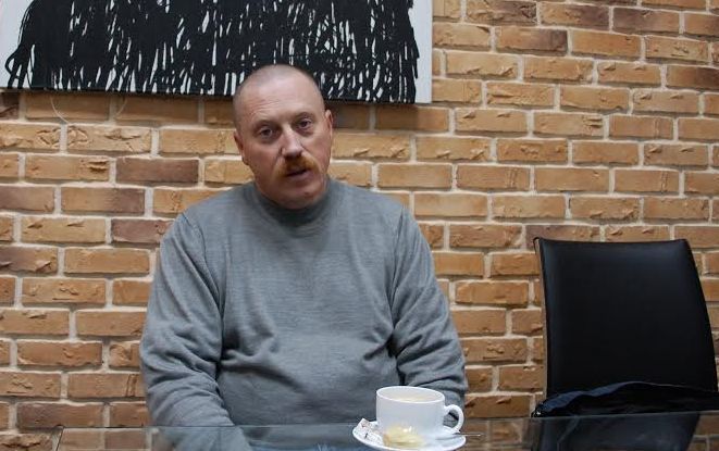 Гія Церцвадзе був оголошений у міжнародний розшук по лінії Інтерполу нібито за вбивство, вчинене ним у 2003-му на території Росії. Сам він стверджує, що справа сфабрикована