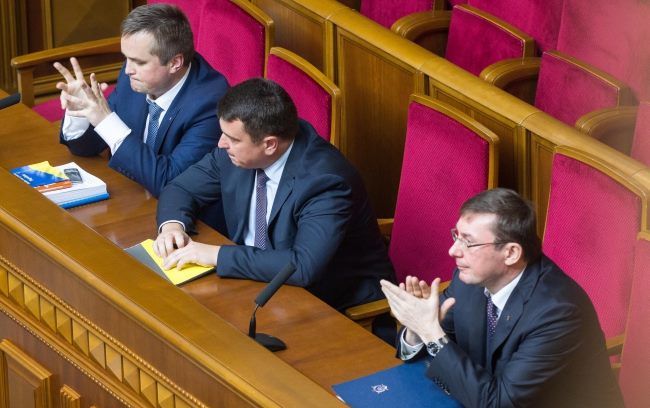 Покарання VIP-корупціонерів наразі залежить від трьох чоловіків - Назара Холодницького, Артема Ситника та Юрія Луценко (Фото: Фото: 112.ua)