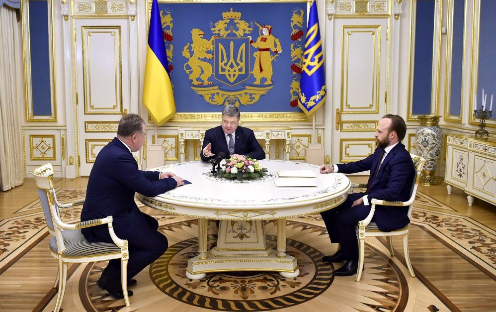 В січні президент підписав Закон Про ВРП під час зустрічі з Ігорем Бенедисюком та замголови АП Олексієм Філатовим