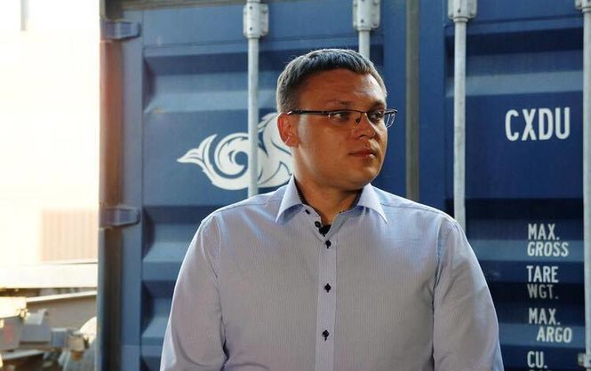 Семен Кривонос, екс-заступник голови Одеської митниці, стверджує, що після звільнення його команди на митницю повернулися схеми, і стояв за цим Роман Насіров (Фото: Фото: Семен Кривонос / facebook)