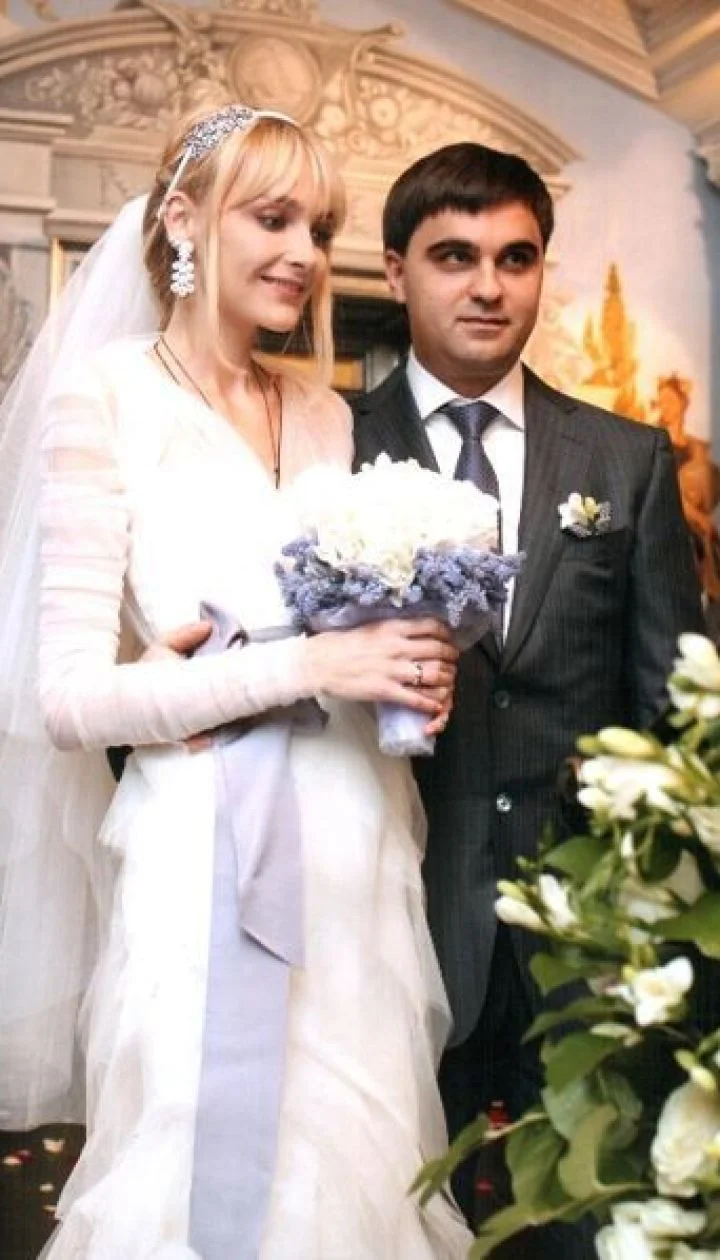 Бензин генераторы үшін DIY дыбыс өткізбейтіндігі Хема Малинидің жалаңаш суреттері