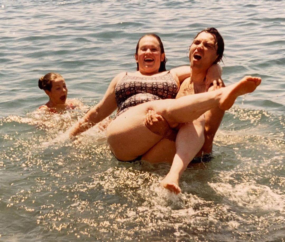 Маша Александрованың жалаңаш суреттері Сиськилердің эротикалық гифтері