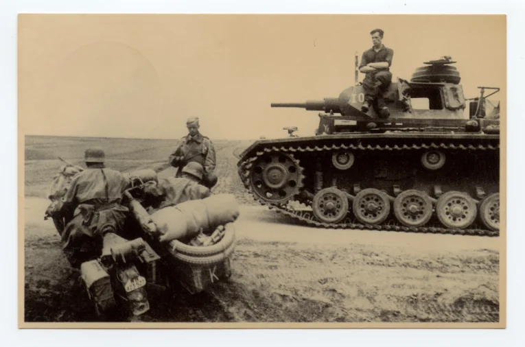 1941 рік, Україна, німецькі війська в наступі (Фото: BYHMC)