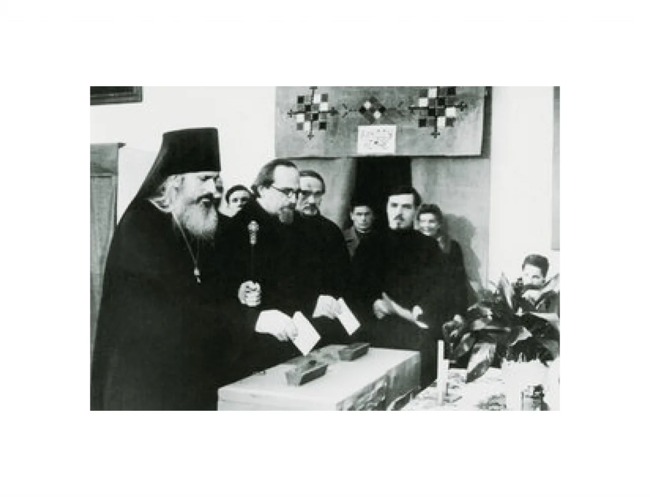 Церковний прихід до урн: Під час виборів 1947-го у Львові закликали на виборчі дільниці навіть священнослужителів. В результаті влада забезпечила явку майже в 100% (Фото: DR)