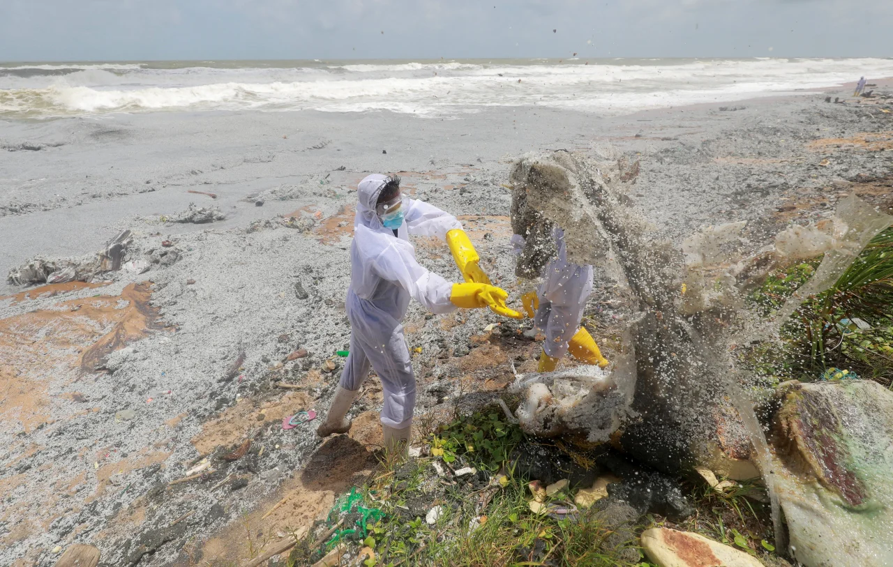 REUTERS / Dinuka Liyanawatte