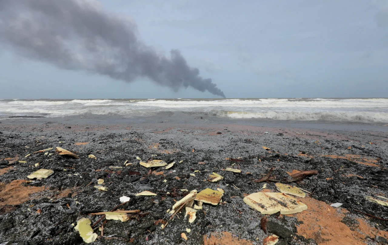 REUTERS / Dinuka Liyanawatte