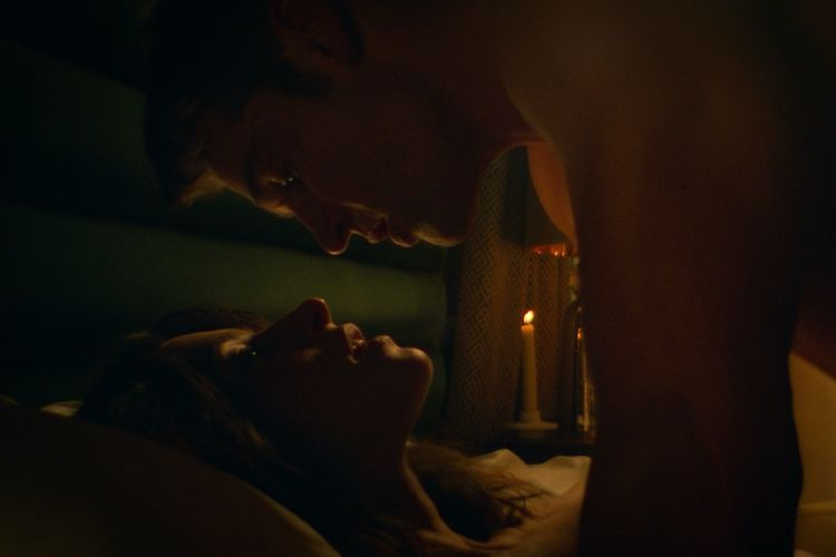 Бальзак жасындағы жетілген әйелдердің тыңшылық суреттері