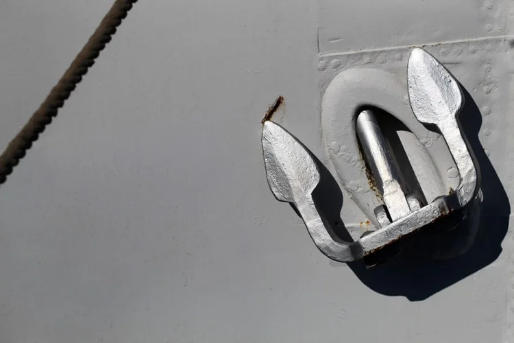 Убеждение о том, что женщина на борту - к беде, сегодня уже не более, чем просто миф, говорит Косяков (Фото: unsplash)