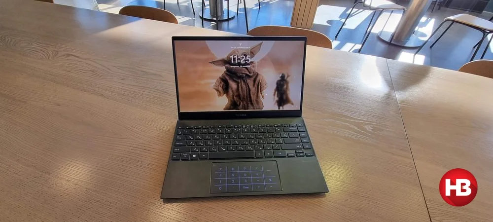 ASUS ZenBook 13 OLED (Фото: НВ. Снято на Samsung Galaxy S21 Ultra)