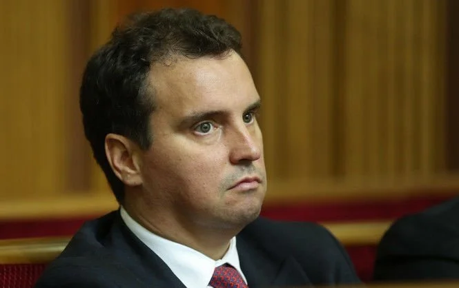 Абромавичус пообещал решать проблему вместе с главой МВД и бизнес-омбудсменом