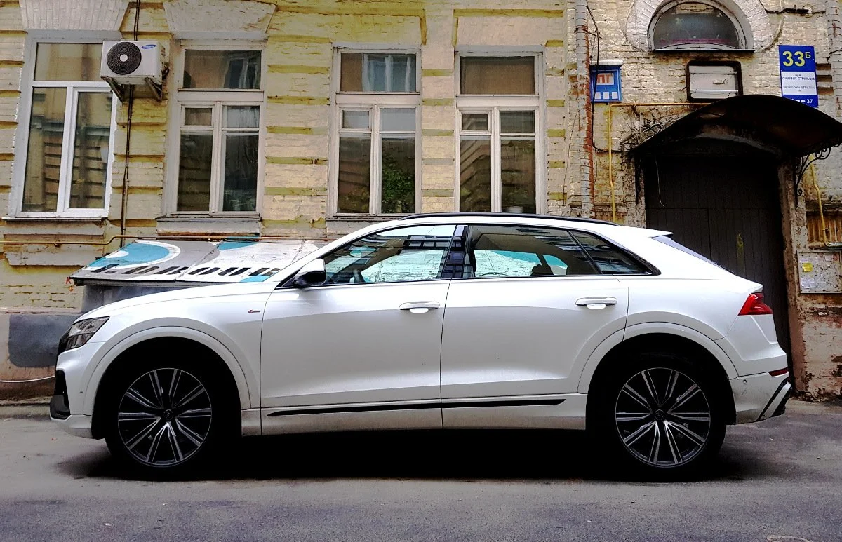 Тест-драйв Audi Q8