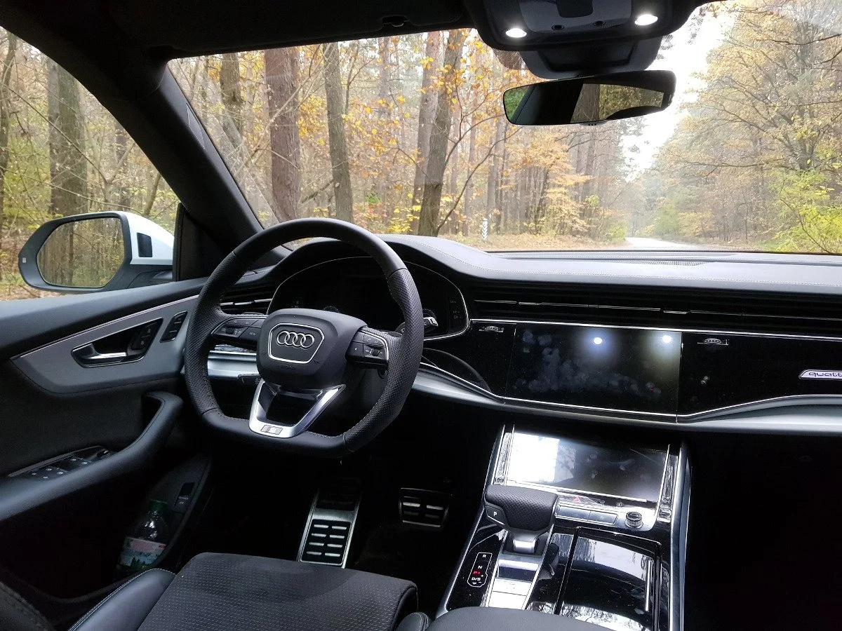 Тест-драйв Audi Q8