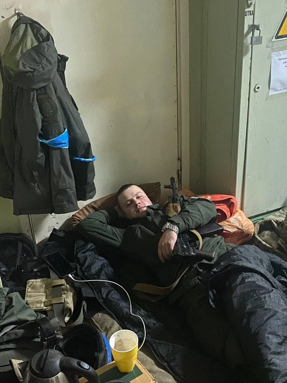 10 апреля нацгвардеец Кирилл Коробко получил ранения и попал в полевой госпиталь на заводе Азовсталь (Фото: предоставлено НВ героем статьи)