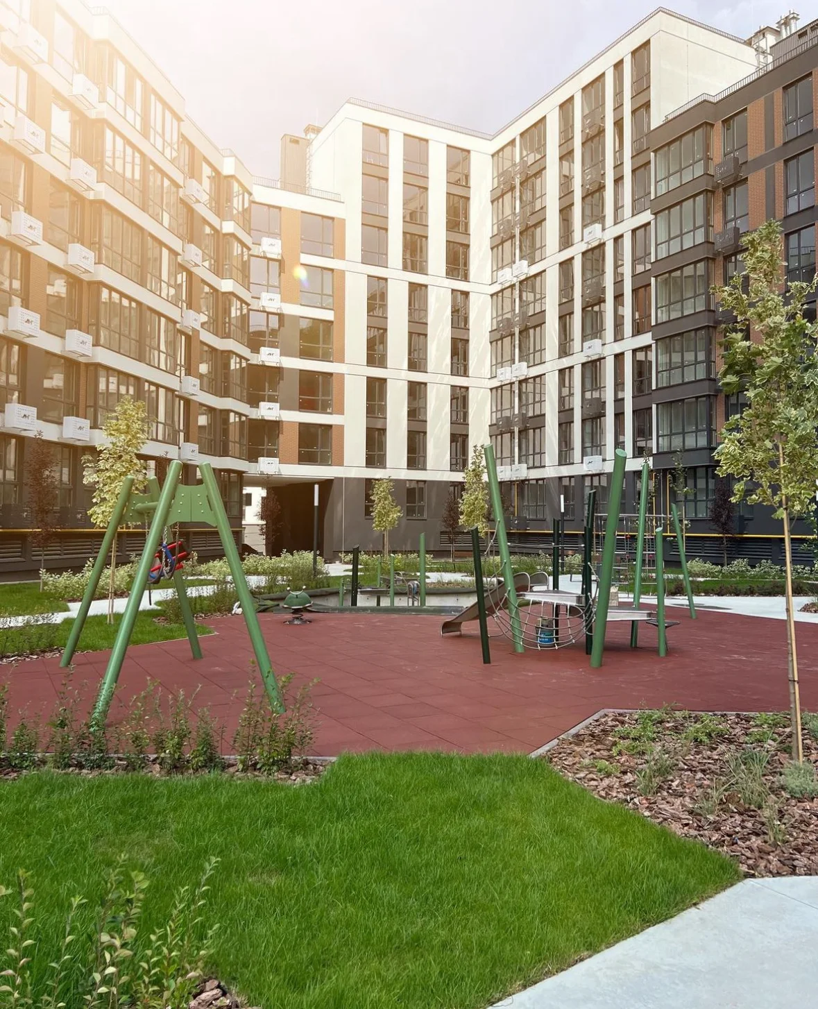 Avalon Holiday. Внутрішній двір (Фото: Avalon)