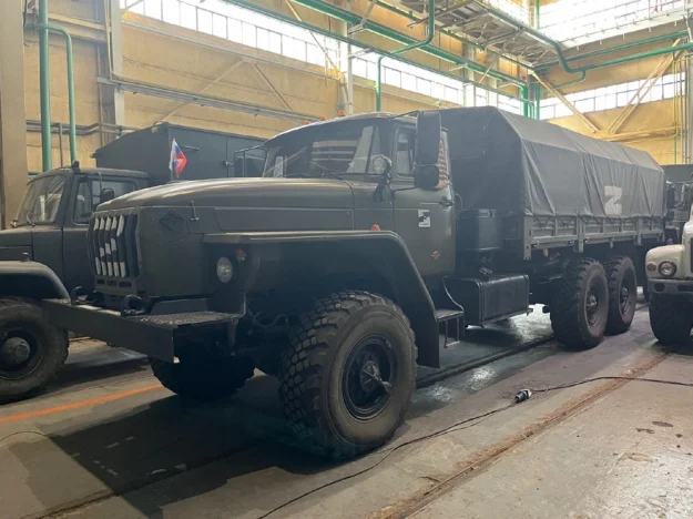 Российский военный грузовик в машинном зале ЗАЭС (Фото: IAEA)