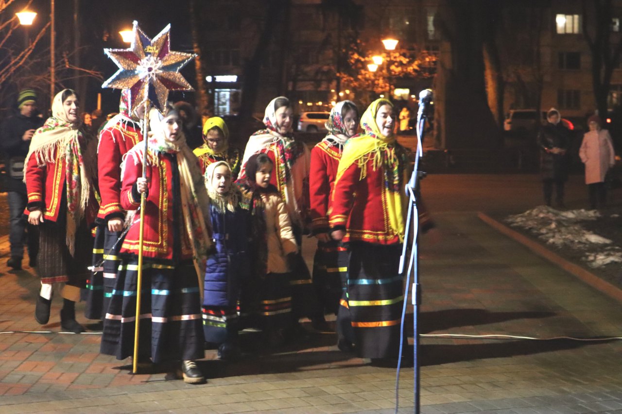 Вертеп - один з елементів української народної творчості, театралізоване дійство з піснями, колядками та сценками (Фото: www.khm.gov.ua)