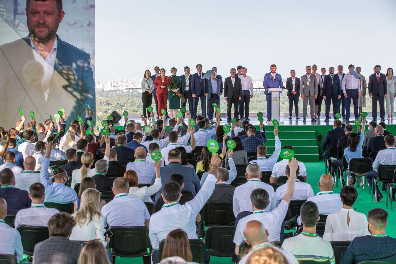 Партія Слуга народу на одному зі своїх перших засідань у 2019 році (Фото: Наталя Кравчук / НВ)