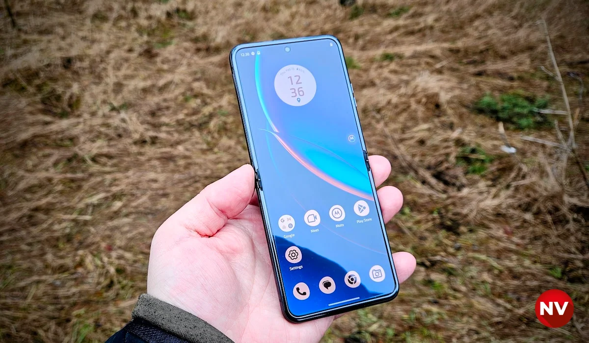 Motorola RAZR 40 Ultra (Фото: NV)