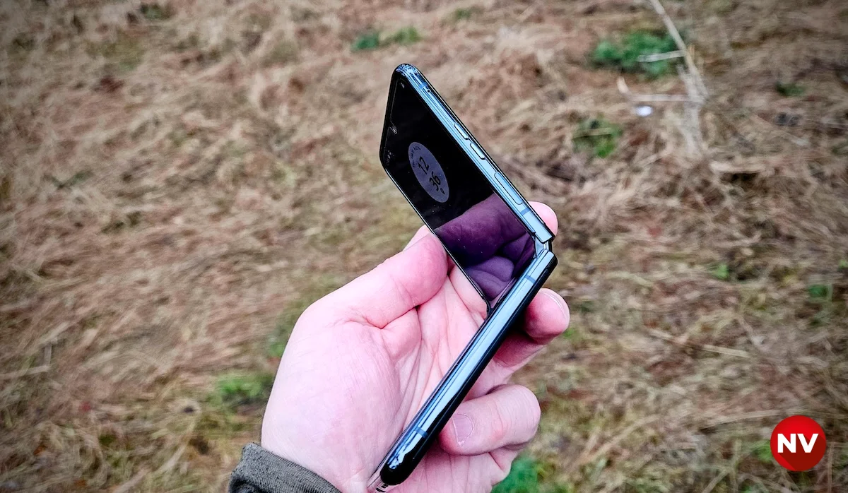 Motorola RAZR 40 Ultra (Фото: NV)