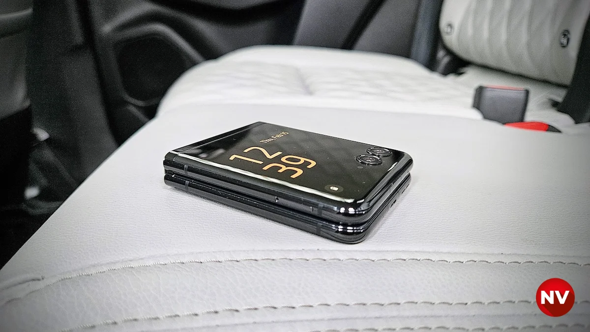 Motorola RAZR 40 Ultra (Фото: NV)