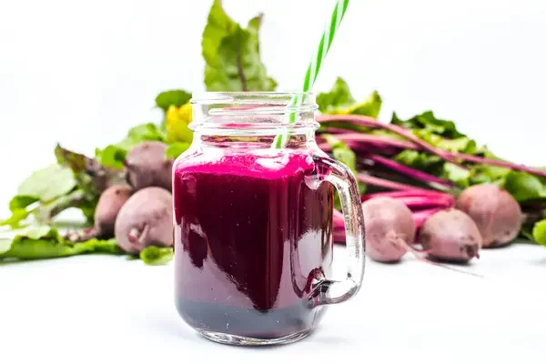 Свекольный сок полезен на важные микроэлементы (Фото: fotosr52/depositphotos)