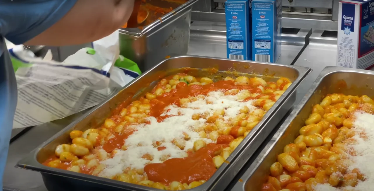 Італійські ньокі, які готує шефиня та рестораторка з Італії (Фото: скриншот)