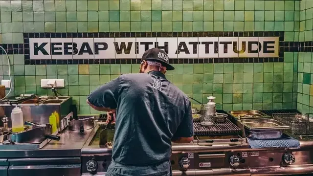 У Берліні є понад 1000 закладів, де можна замовити варіації шаурми або донер-кебаба (Фото: Kebap With Attitude)