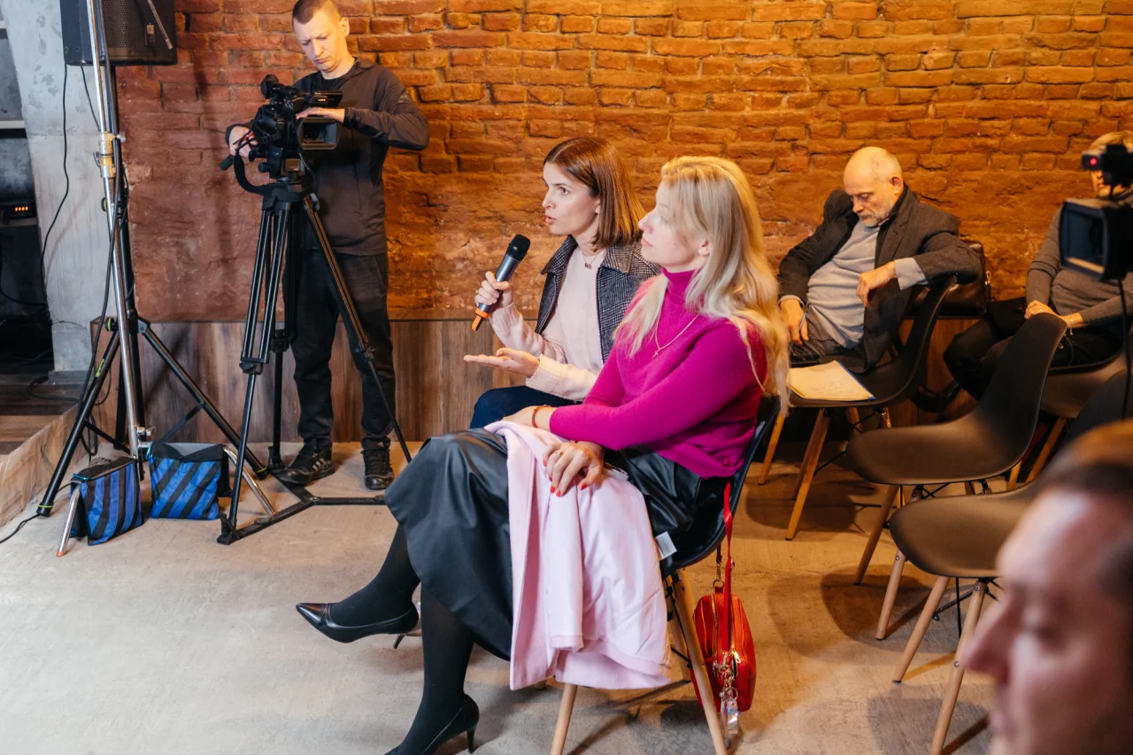 Анна Чайка, національна аудиторська компанія Бізнес елемент, Ольга Шаповал, Kharkiv IT Cluster і благодійний фонд IT4Life (Фото: NV)