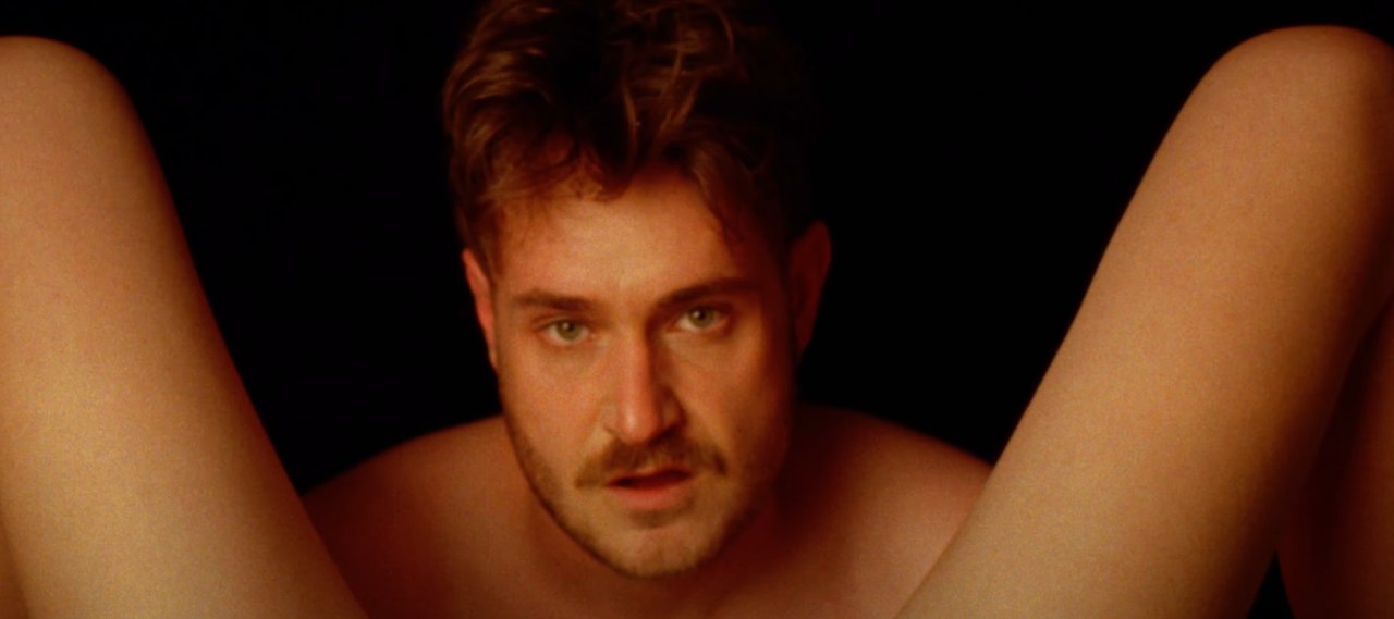 Кадр з кліпу Massandra LATEXFAUNA (Фото: @скріншот/Youtube/LATEXFAUNA)