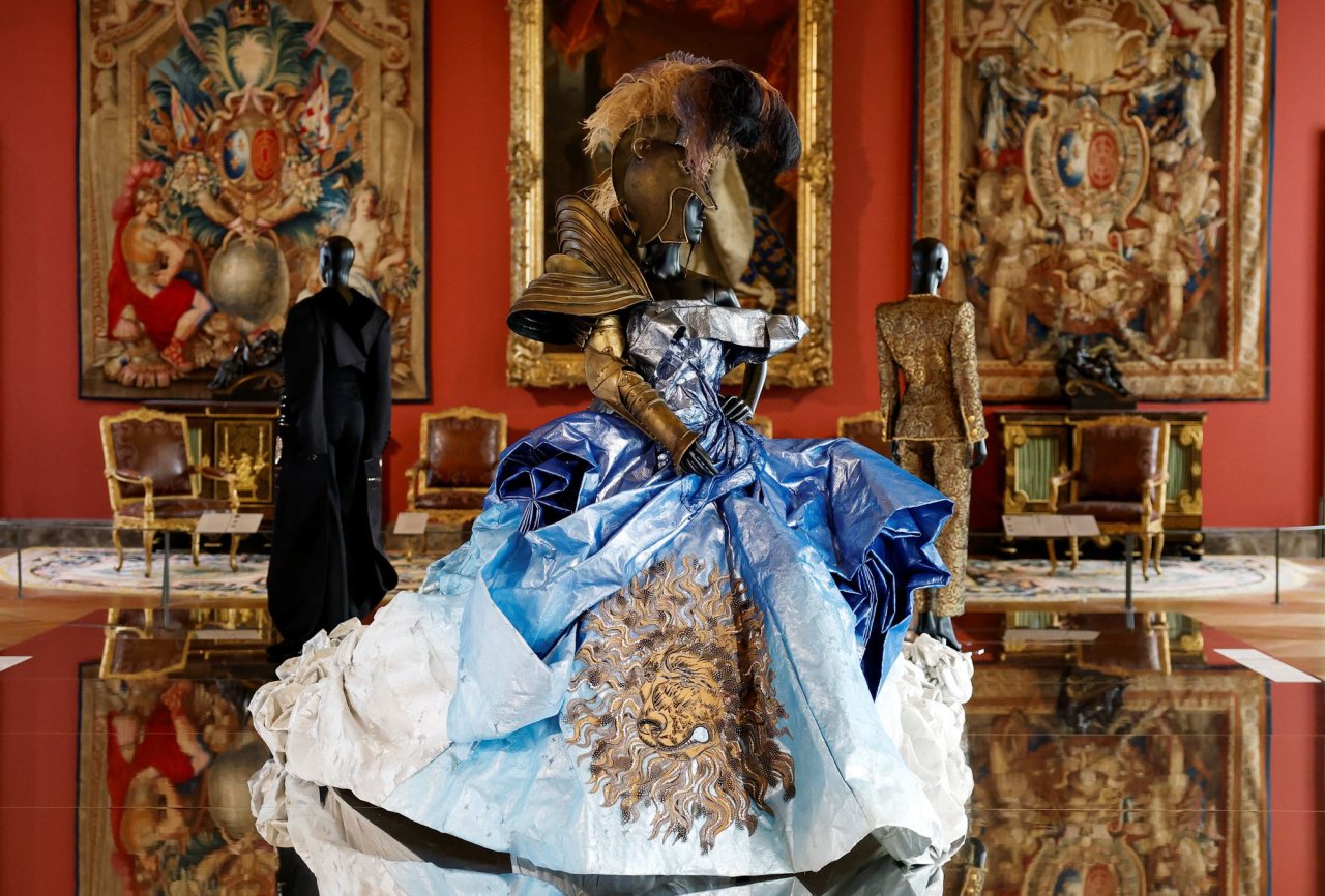 Джон Гальяно для Dior,  F/W 2006-2007 (Фото: REUTERS/Gonzalo Fuentes)