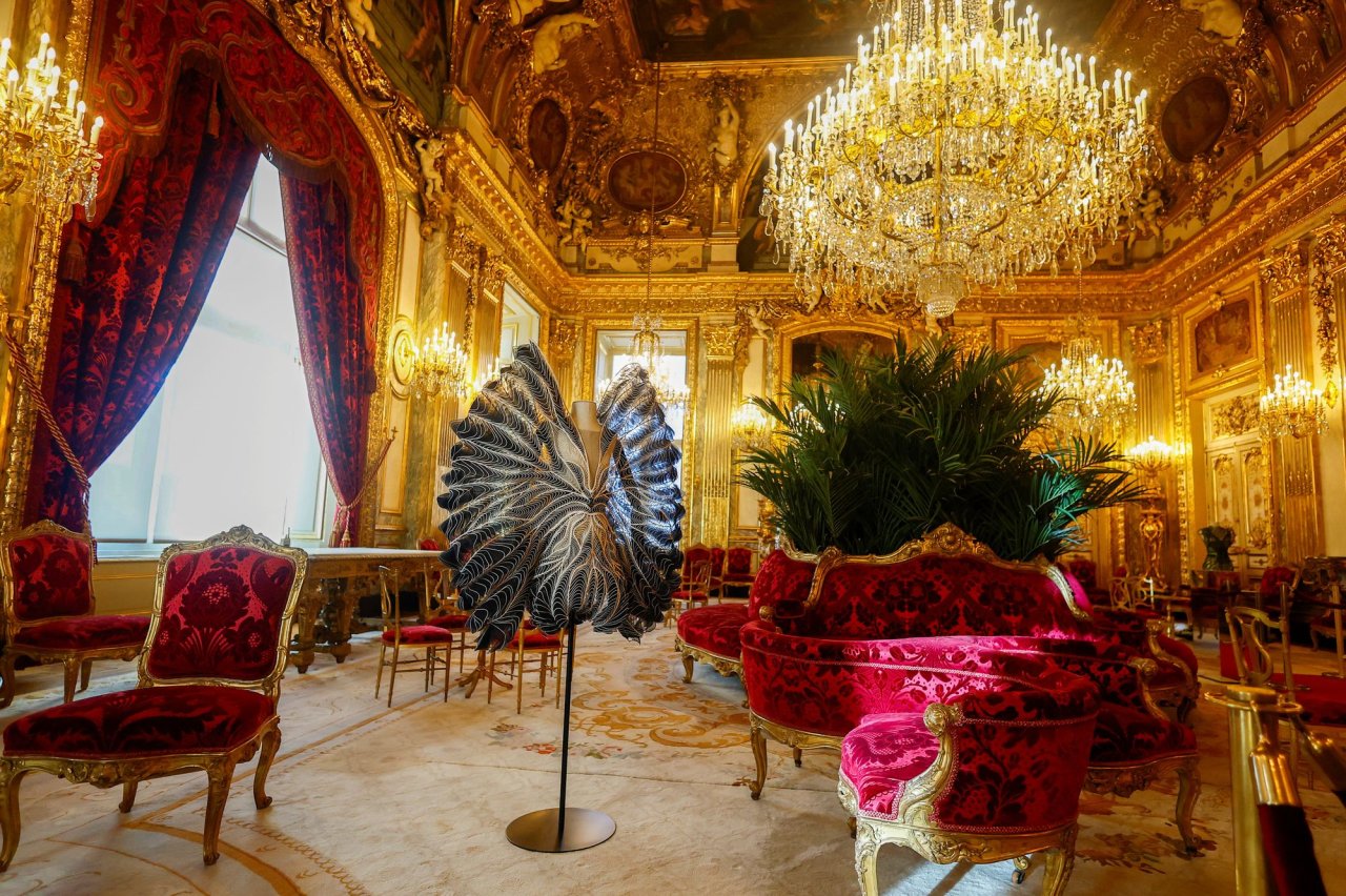 Iris Van Herpen, F/W 2018-2019 (Фото: REUTERS/Gonzalo Fuentes)