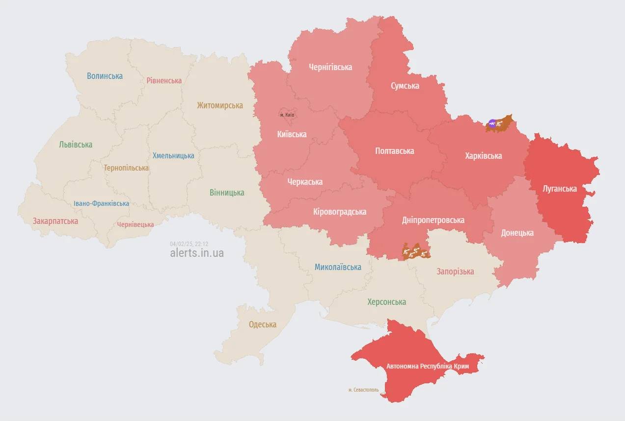 Карта повітряних тривог в Україні станом на 22:00 (Фото: alerts.in.ua)