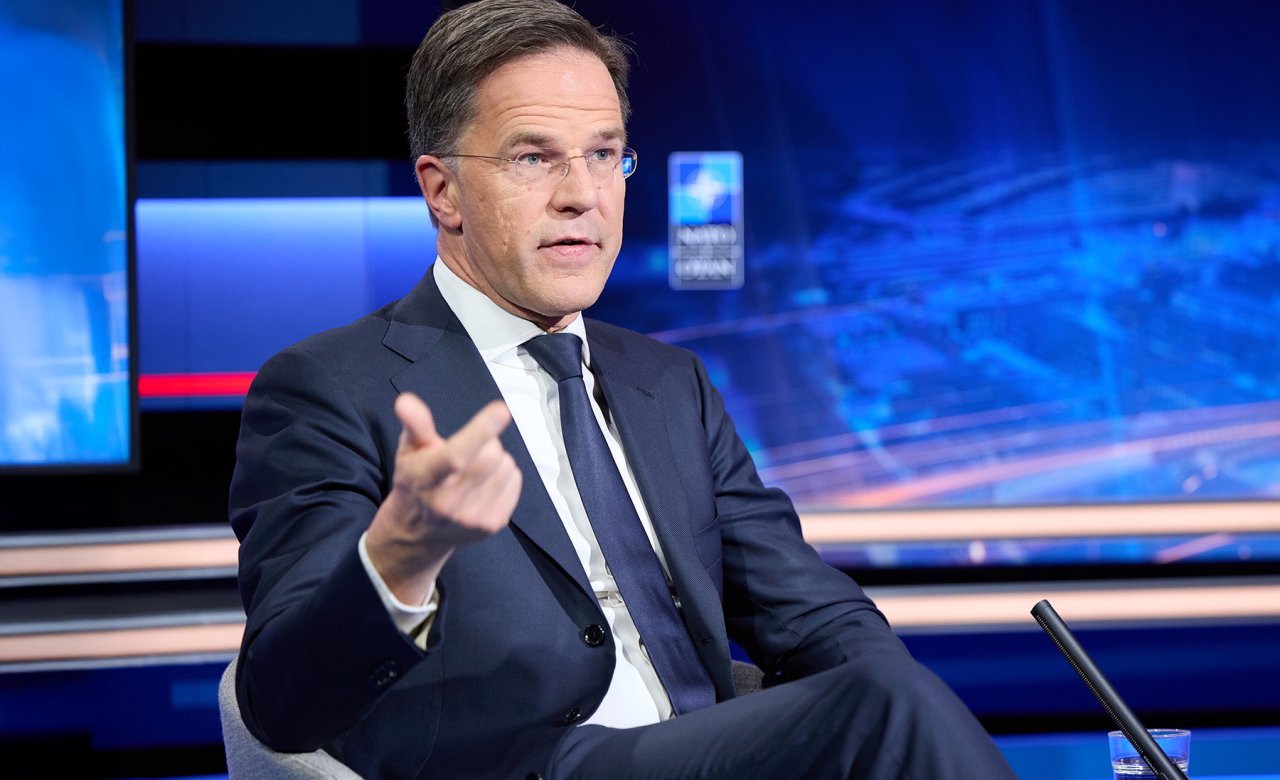 Марк Рютте переконаний, що про миротворців в України варто говорити тоді, коли будуть відомі параметри мирної угоди (Фото: НАТО)