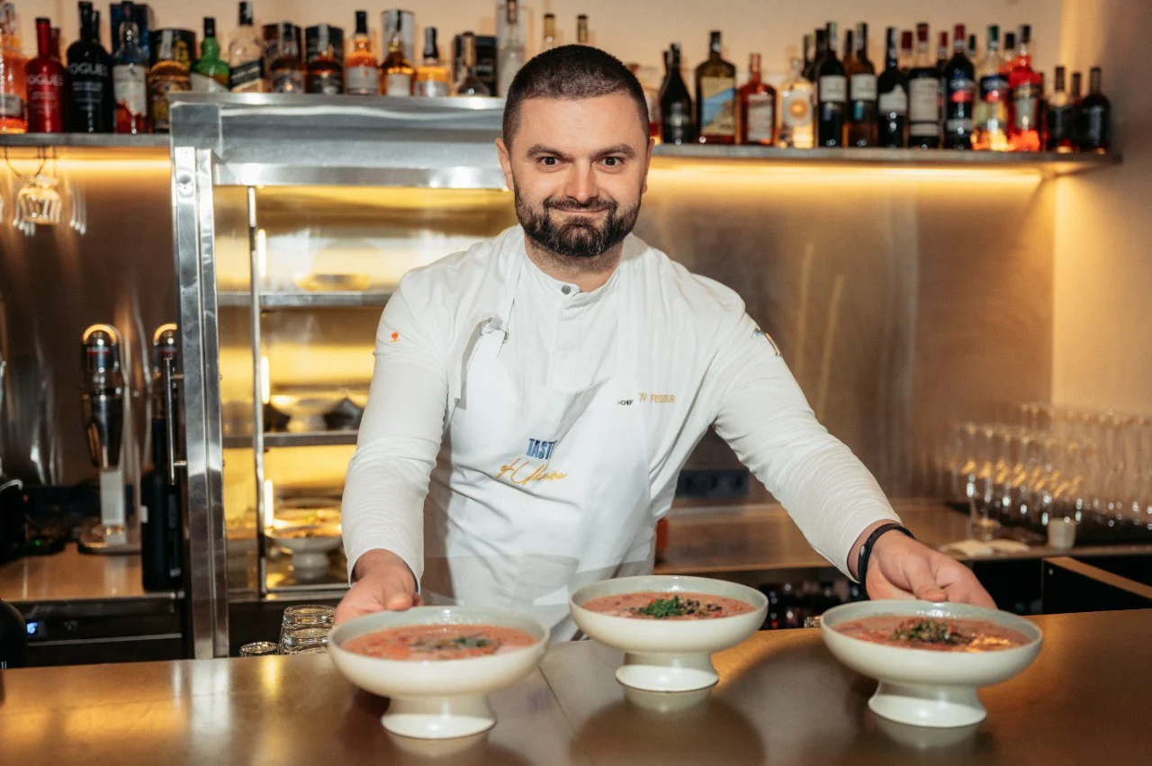 Усі гості гастроподії могла поласувати борщем з неочікуваним поєднанням інгредієнтів (Фото: Надано кафе суспільного впливу misto.cafe.)