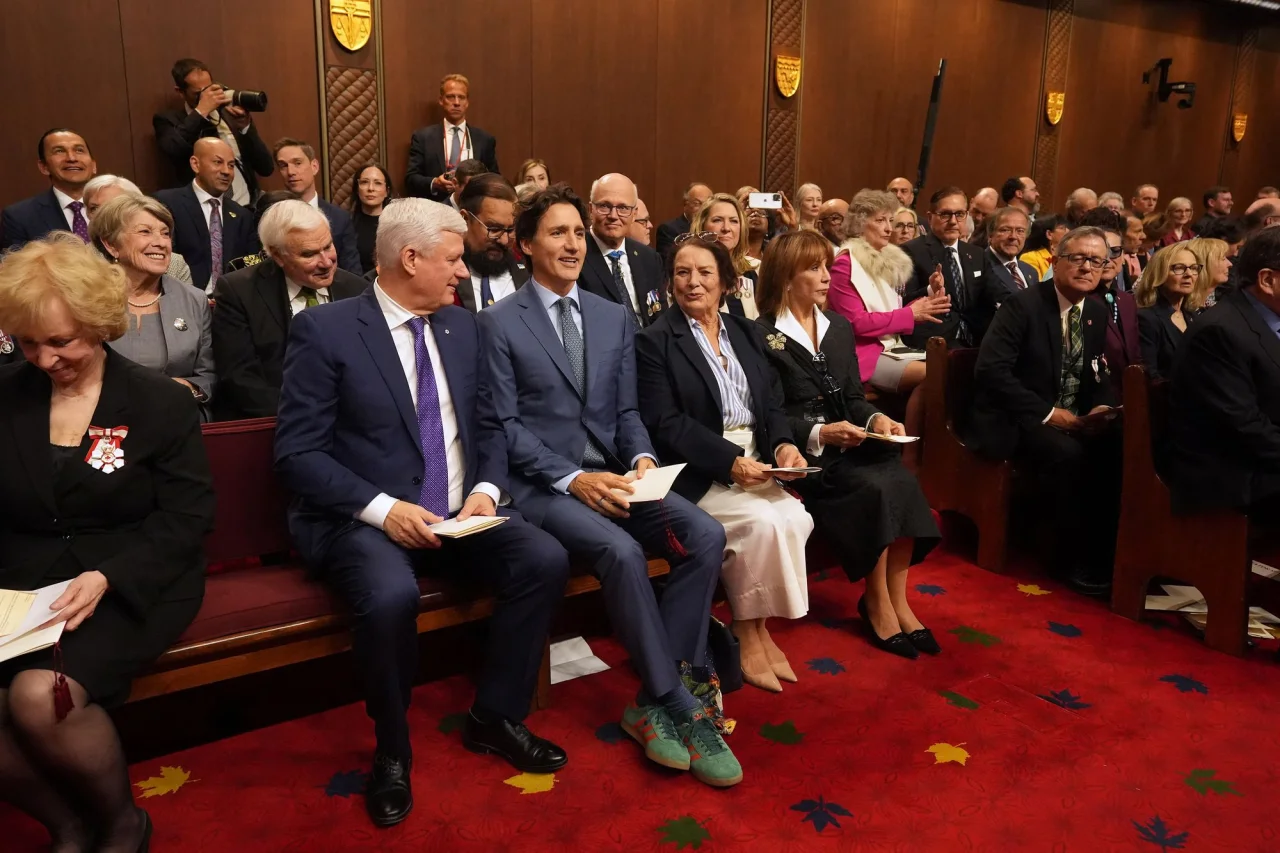 Chris Young/Pool via REUTERS