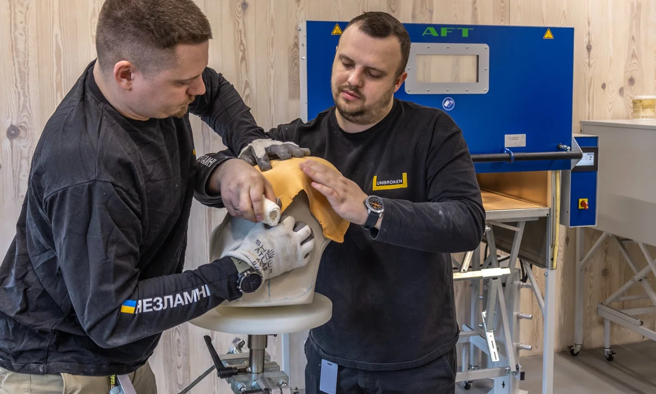 В Центре протезирования сегодня работает 15 человек, в том числе 12 протезистов (Фото: Александр Медведев)