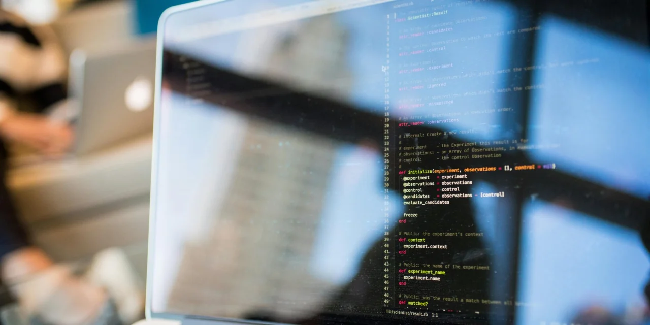 IT-ринок в ОАЕ у 2024-му досяг позначки у $40 млрд і, за прогнозами, зростатиме в середньому на 13% щорічно (Фото: pexels/Christina Morillo)