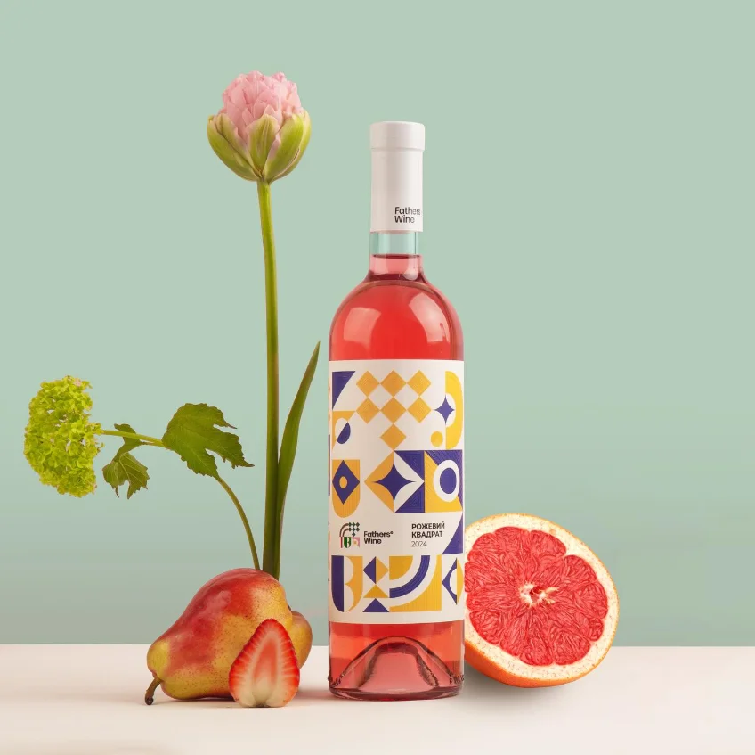 Розовый квадрат от Father's wine (Фото: инстаграмм Father's wine)