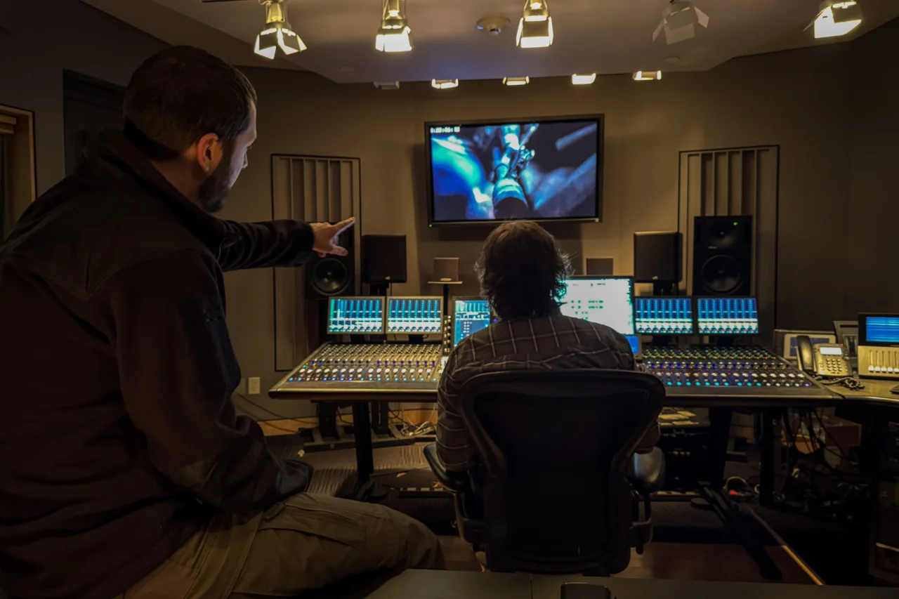 Робота над фільмом 2000 метрів до Андріївки (Фото: AP/Frontline)